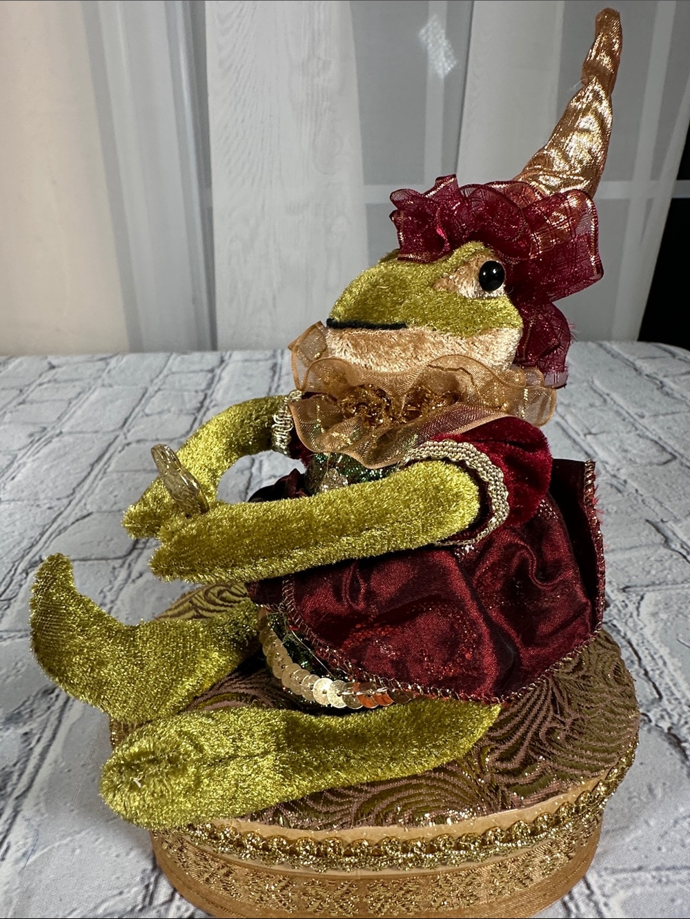 Velvet Plush Frog Prince on a Gold Gift Box - Picture 15 of 15